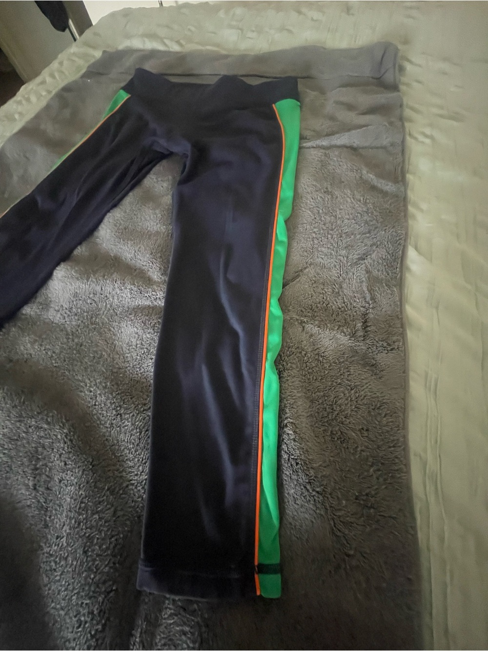 Tory Sport Matching Set: Weightless Half-Zip Pullover & Leggings - Picture 8 of 10